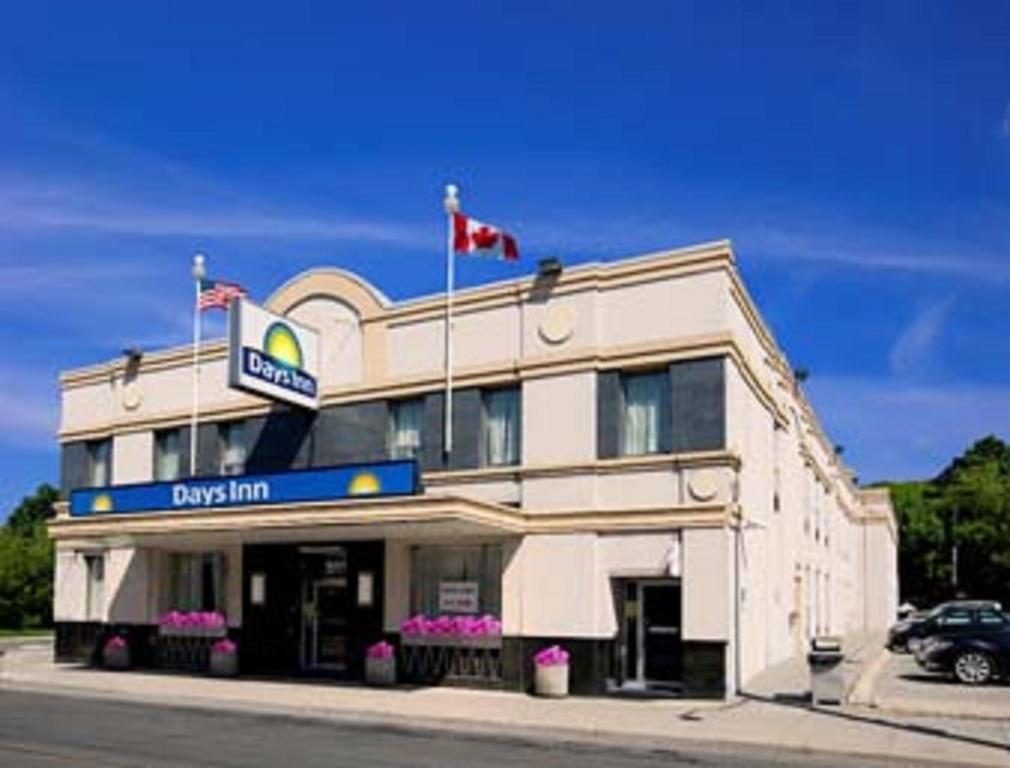 Days By Wyndham Toronto East Beaches (Hotel) 2⋆ ··· Ontario ··· Great ...